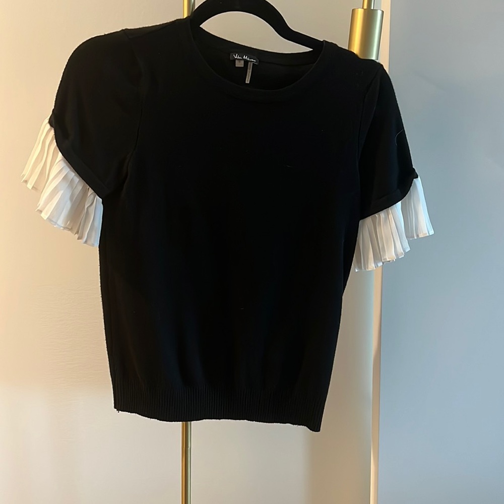 Black sweater short sleeve